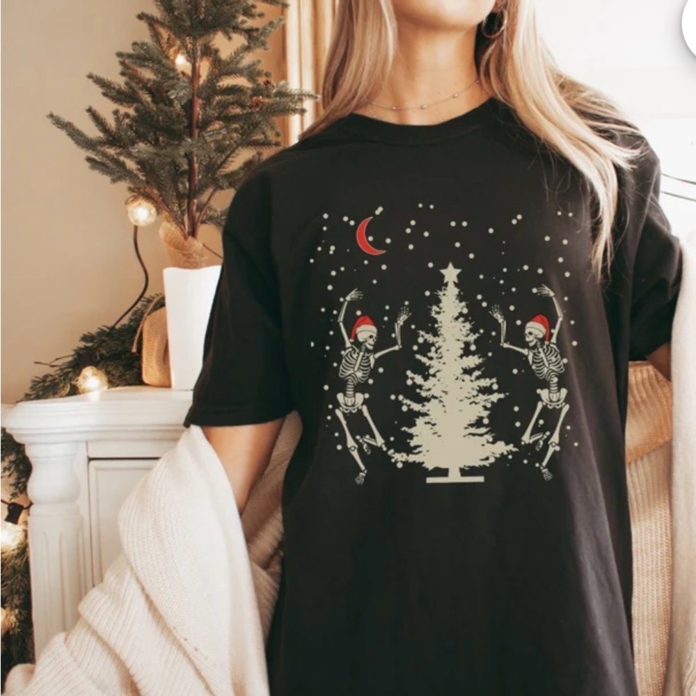 Festive Skeleton Christmas T-Shirt - Picture 2 of 2